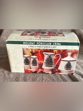 Vintage 5 Pc. Christmas Porcelain China Set. Sugar Bowl, Creamer Salt & Pepper